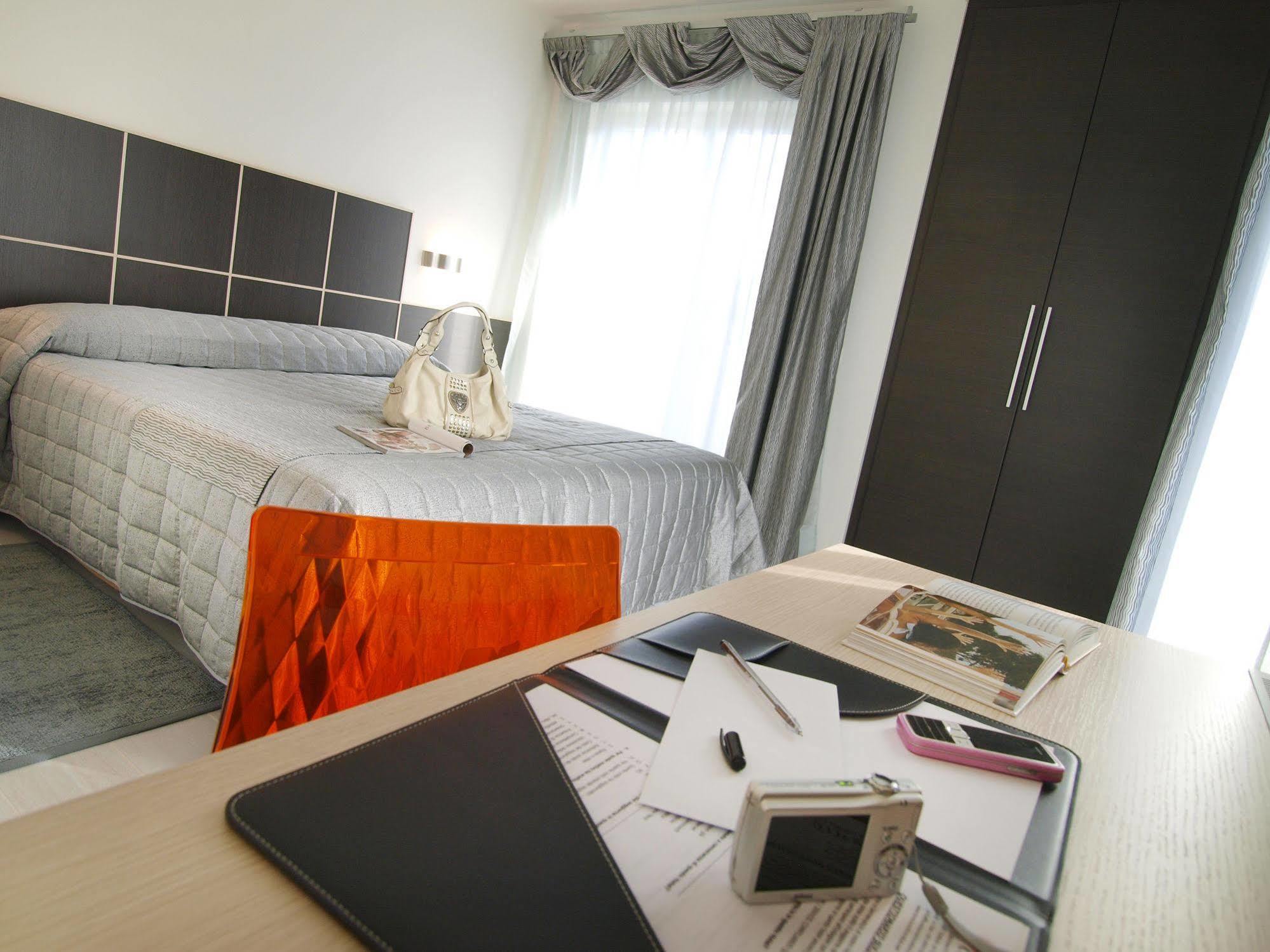 Hotel Garni Corallo Torbole Sul Garda Extérieur photo