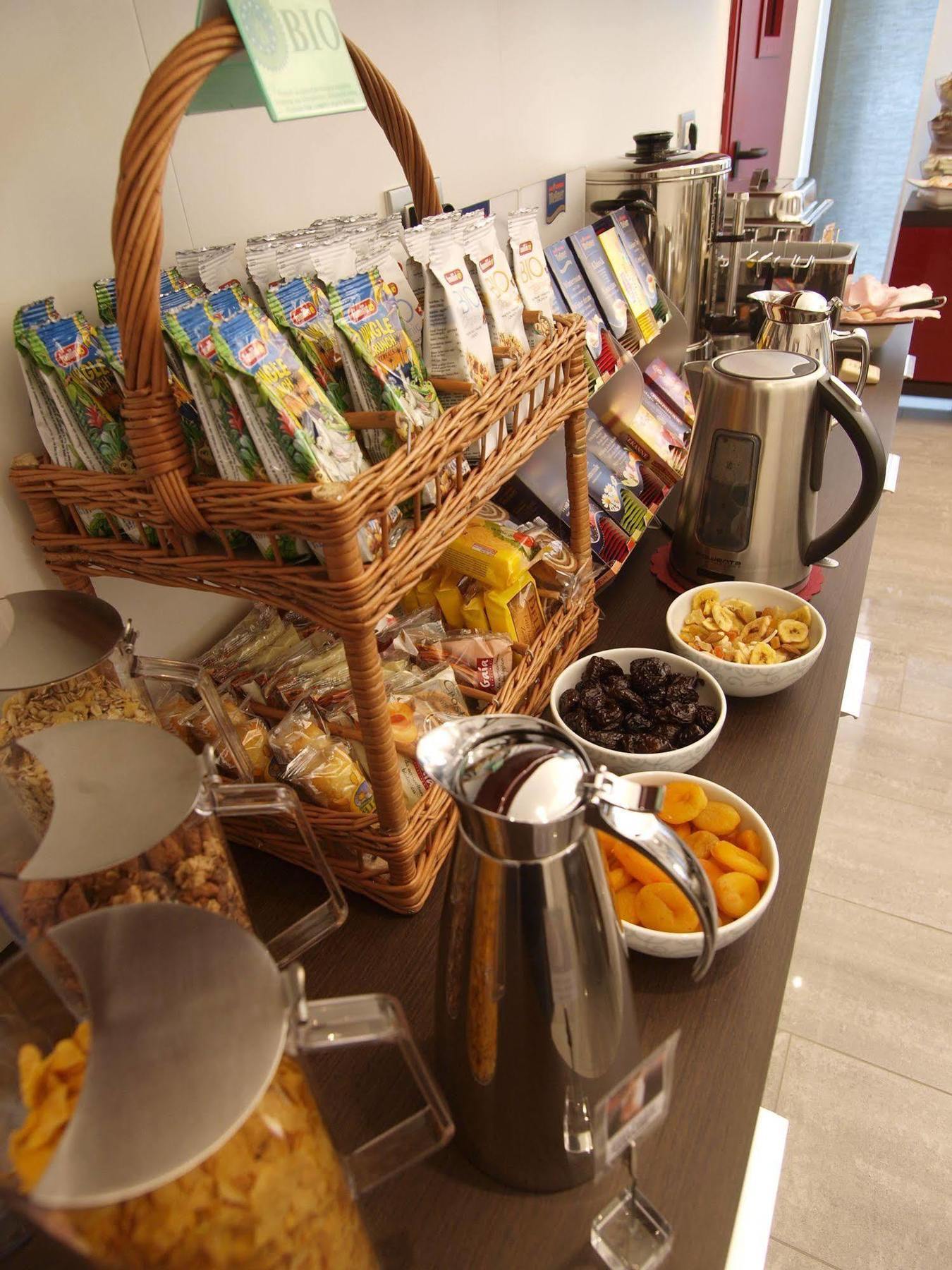 Hotel Garni Corallo Torbole Sul Garda Extérieur photo