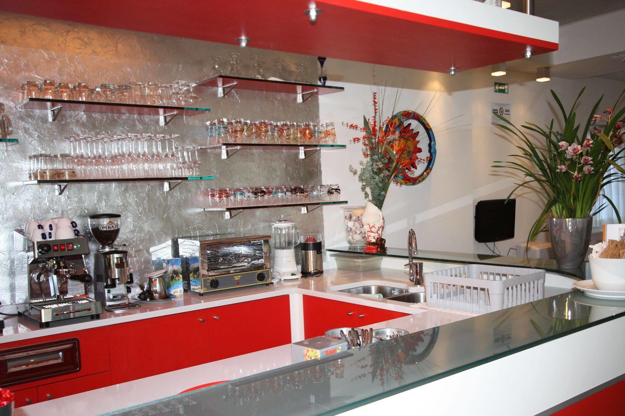 Hotel Garni Corallo Torbole Sul Garda Extérieur photo