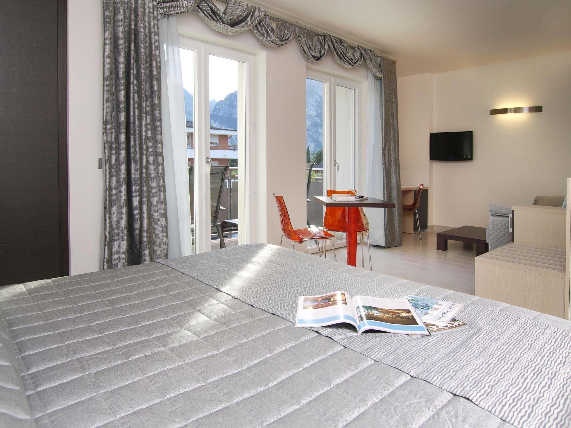 Hotel Garni Corallo Torbole Sul Garda Extérieur photo