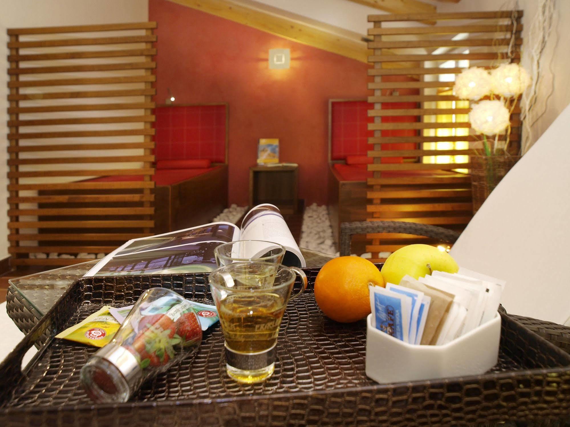 Hotel Garni Corallo Torbole Sul Garda Extérieur photo