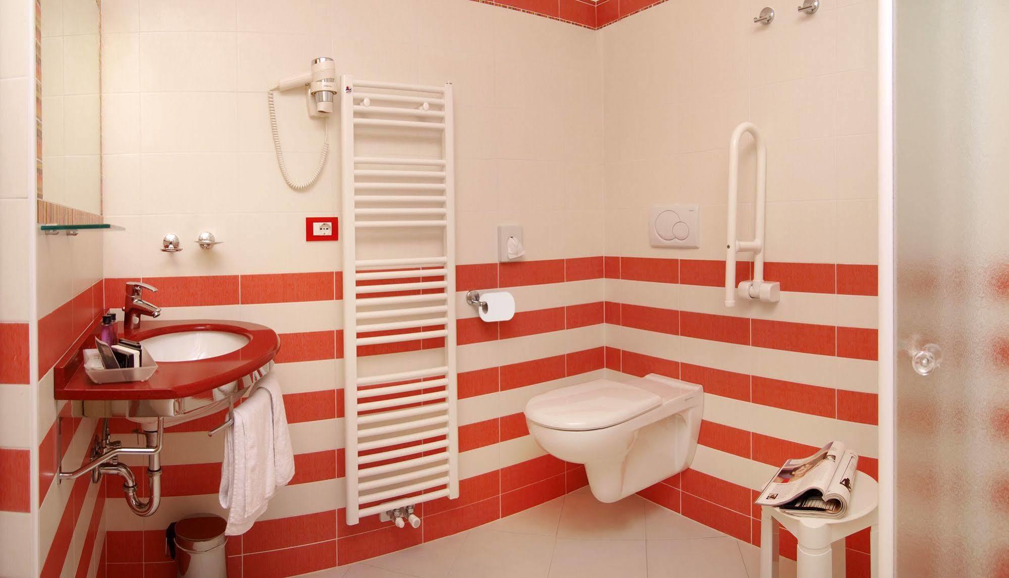 Hotel Garni Corallo Torbole Sul Garda Extérieur photo