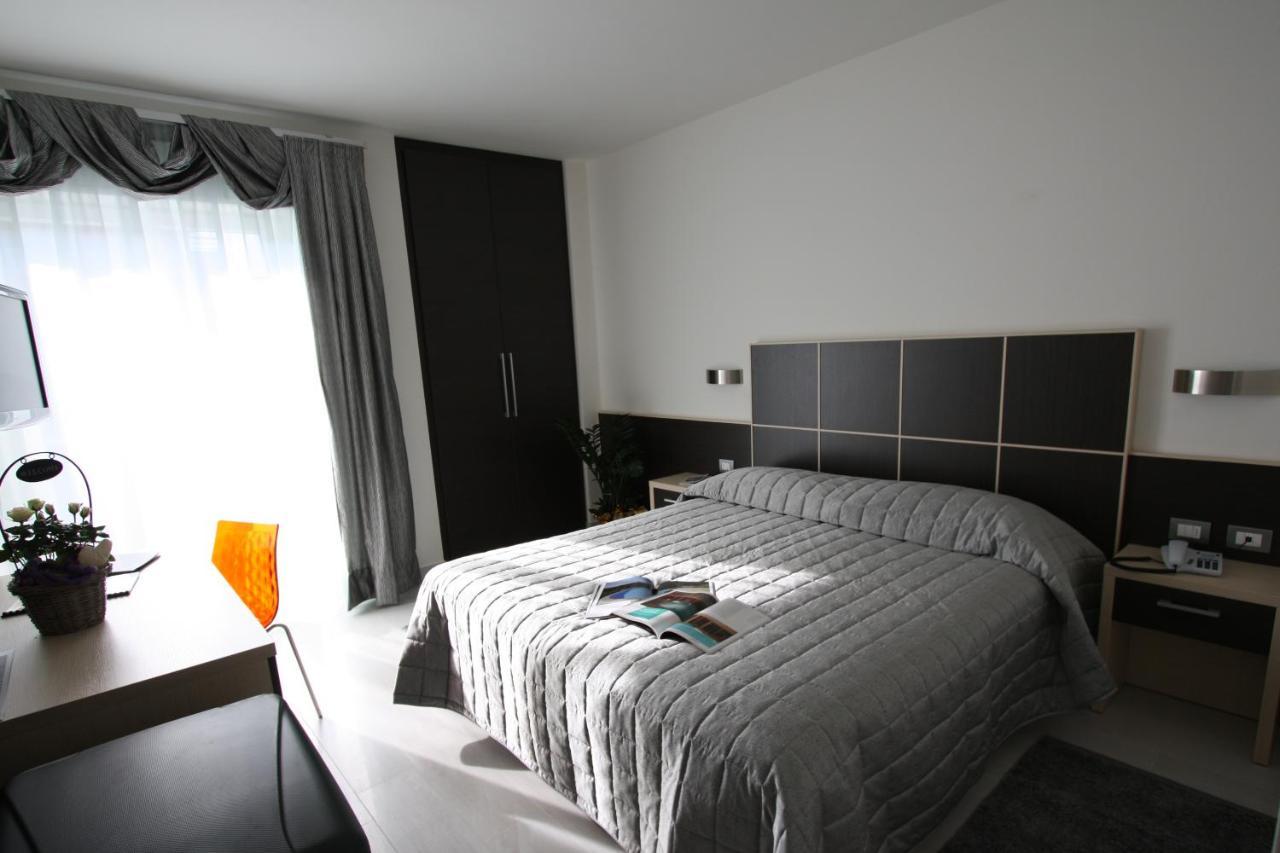 Hotel Garni Corallo Torbole Sul Garda Extérieur photo
