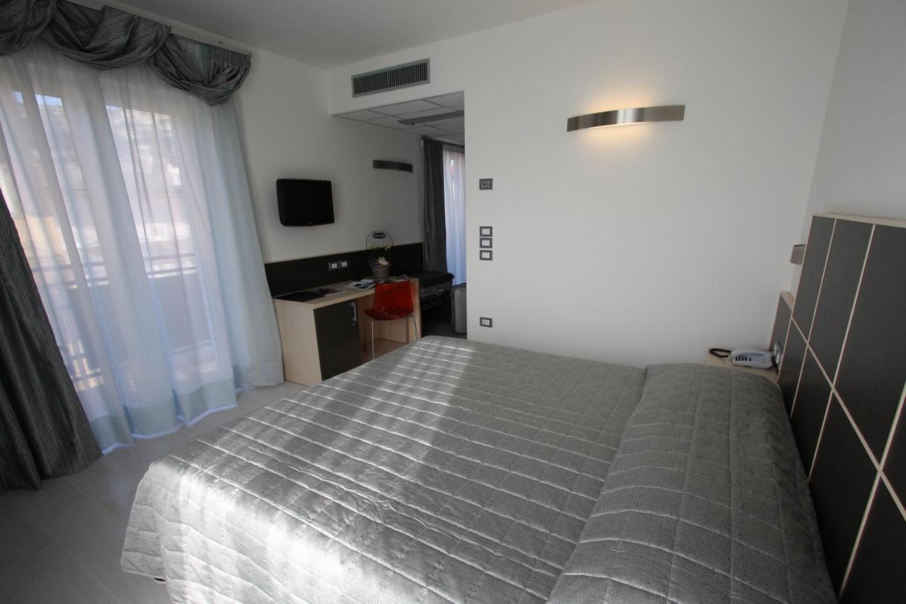 Hotel Garni Corallo Torbole Sul Garda Extérieur photo